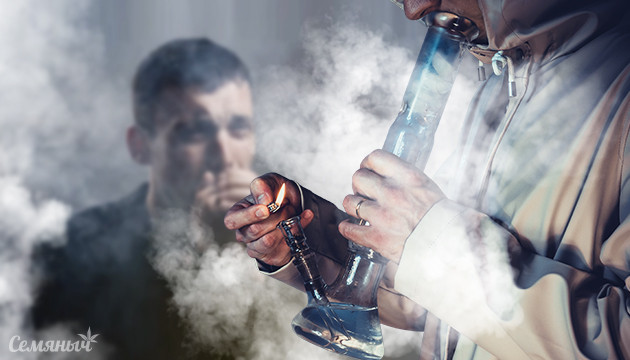 Вдыхание дыма марихуаны Употребление каннабиса через бонг