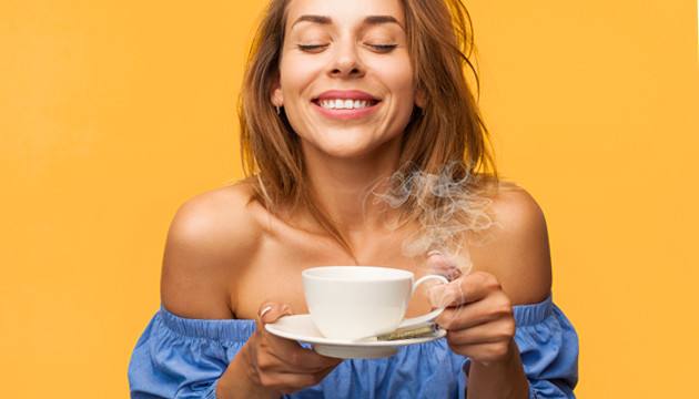 Чашка кофе и джоинт